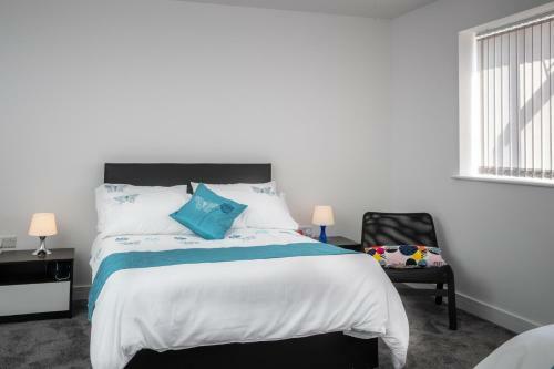 Fantastic Large House With Private Parking