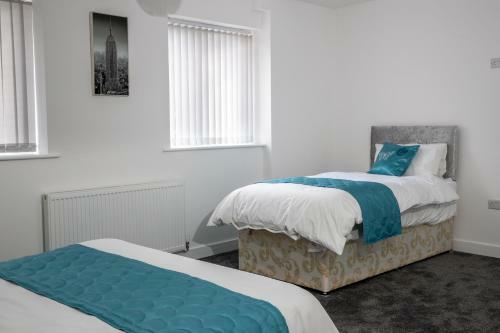 Fantastic Large House With Private Parking