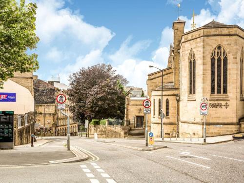 Appealing Studio In Bradford Near Forster Square Retail Park