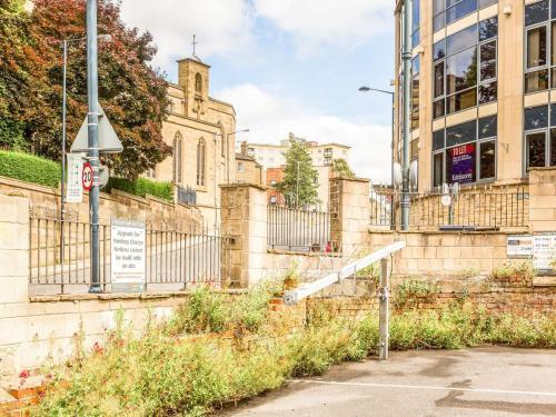 Appealing Studio In Bradford Near Forster Square Retail Park
