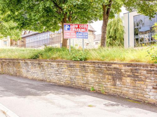 Appealing Studio In Bradford Near Forster Square Retail Park