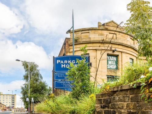 Appealing Studio In Bradford Near Forster Square Retail Park