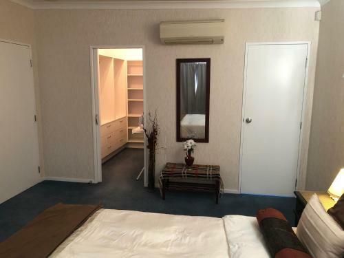 Bed & Breakfast A Cozy Room With It's Own Privacy