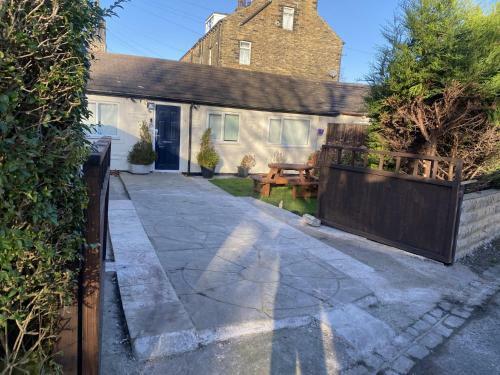 Inviting 1-bed House In Bradford