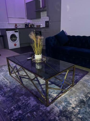 Sapphire Suite By Emerald Apartments