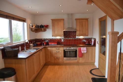 Tigh Eilidh (the Cabin On The Hill)