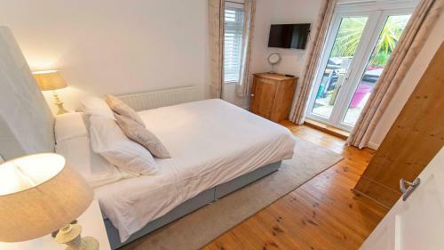 Hillis Braunton Sleeps 8 With Hot Tub Option