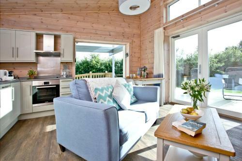 Cutterbrough, Great Field Lodges