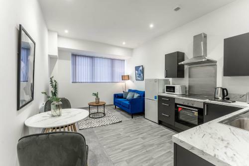 Contemporary 1 Bedroom Apartment In Dudley