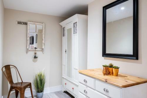 Corporate & Contractor Short Stay Accommodation By King Square Apartments