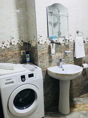 Teo's Apartment On Kobaladze Str 8a
