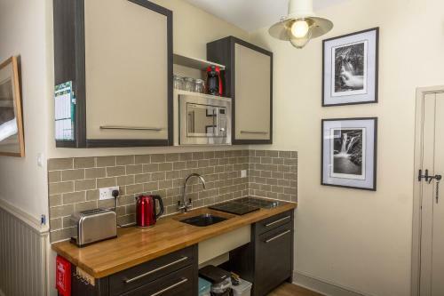 Villa The Dovecote, Stoke Farthing Courtyard