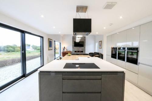 Black Barn Skye - Contemporary 3 Bed / 4 Bath Home
