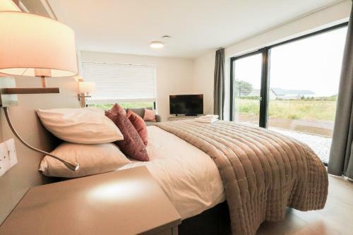Black Barn Skye - Contemporary 3 Bed / 4 Bath Home