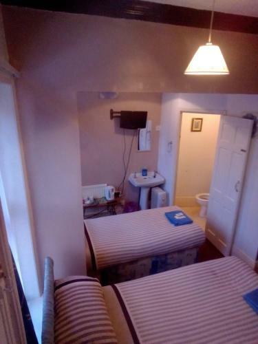 Myroomz Golden Strand Hotel
