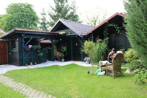 Frenk Cottage 5 Km From The Airport