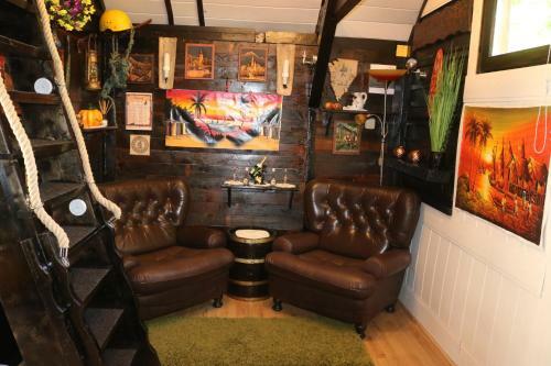 Frenk Cottage 5 Km From The Airport