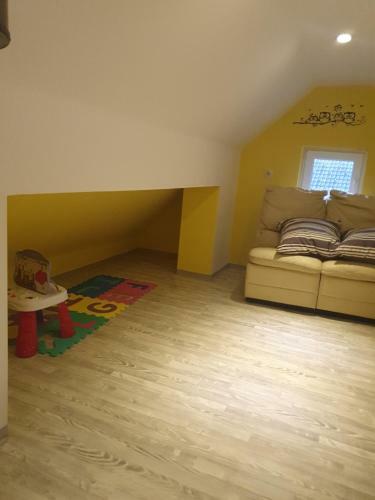 Apartment At Tony
