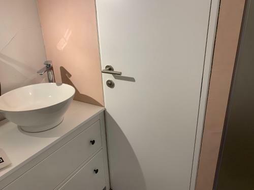 Bright Apartament Near Bus Station