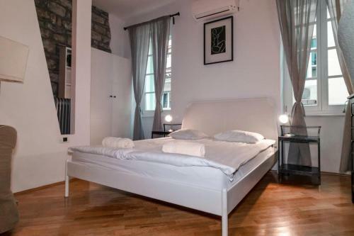 Apartments Artemus Music
