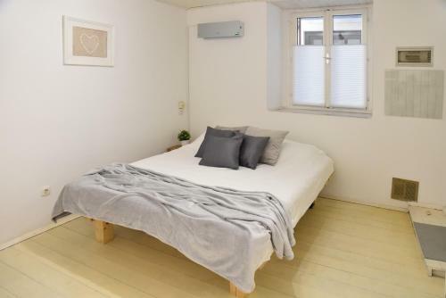 Bernard Coastal Getaway Apartment