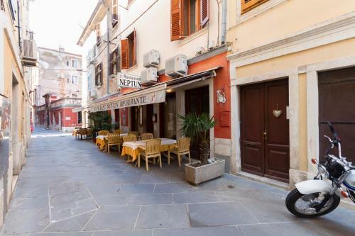 Studio Apartment Tetida By Locap Group