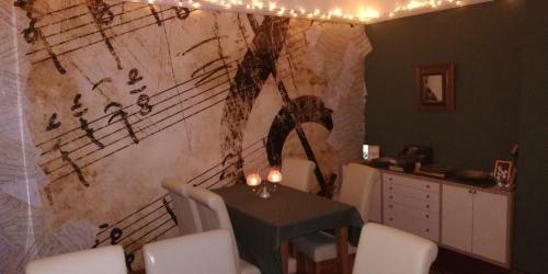 Hostal Northdene Theatre Hotel