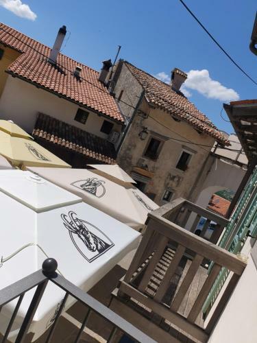 ?martno Apartmaji Sobe Jo?ko
