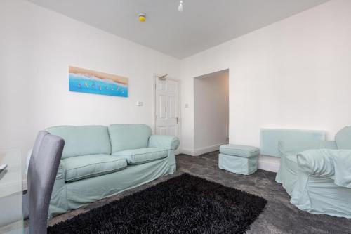 Modern Two Bedroom Apartment Close To The Seafront