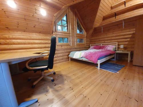 Cosy Spacious Wooden Chalet Na Hrib