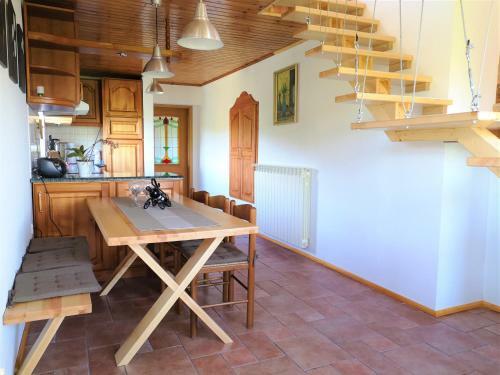 Apartment Vrhouc