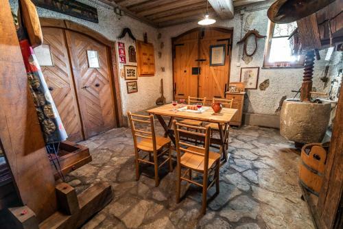 Authentic Countryside Villa With Hot Tub