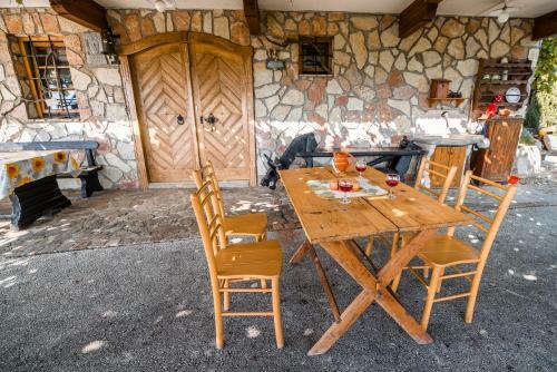 Authentic Countryside Villa With Hot Tub