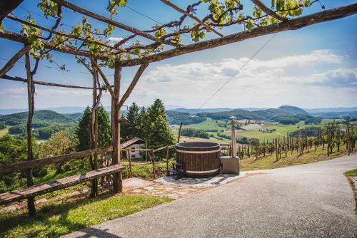 Authentic Countryside Villa With Hot Tub
