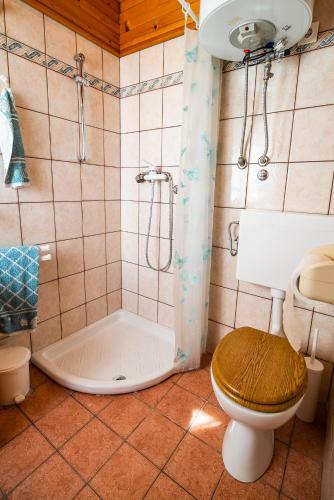 Authentic Countryside Villa With Hot Tub