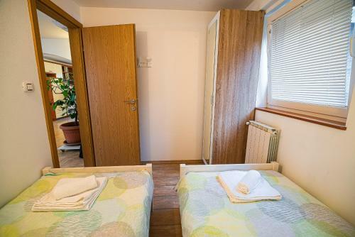 Three Bedroom Apartment With Terrace Ole