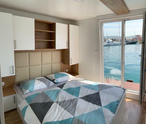 Floating House Mm, Marina Portoro?