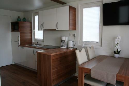 Floating House Marina Royal