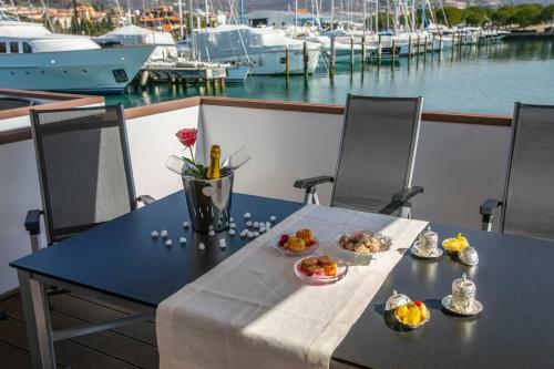 Floating Sea House Principessa