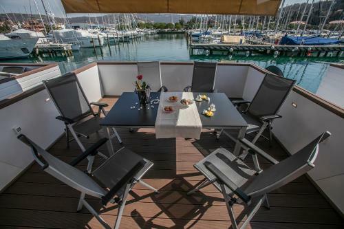 Floating Sea House Principessa