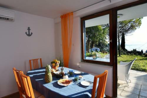 Modern & Comfy Sea View House Ng
