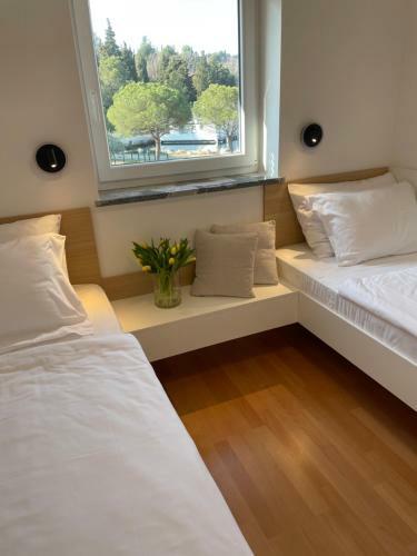 Premium Levant Marina Apartments