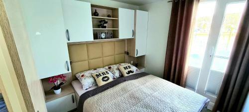 Floating Sea House Miraboat