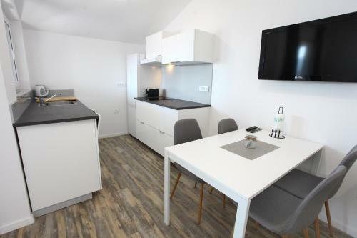 Uptown Apartments With Sea View Zaki