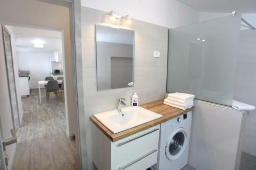 Uptown Apartments With Sea View Zaki