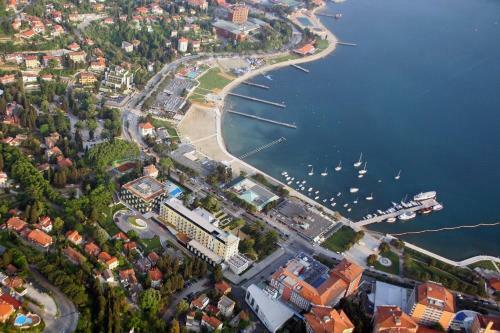 Uptown Apartments With Sea View Zaki