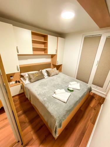 Star 2 Floating House, Marina Portoro?