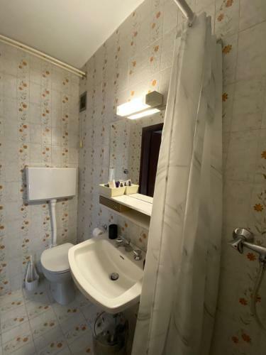 Spacious Apartment, Sea View, Free Parking