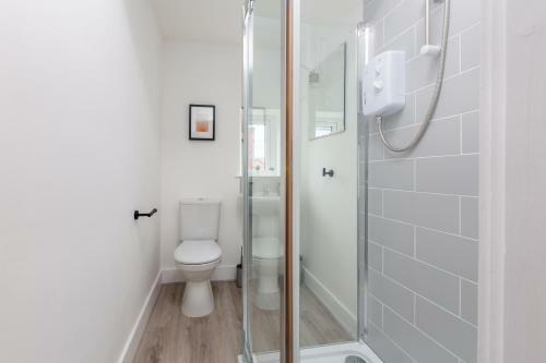 Charles Alexander Short Stay - Charnley House Apartments