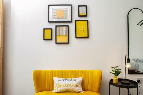 Charles Alexander Short Stay - Charnley House Apartments